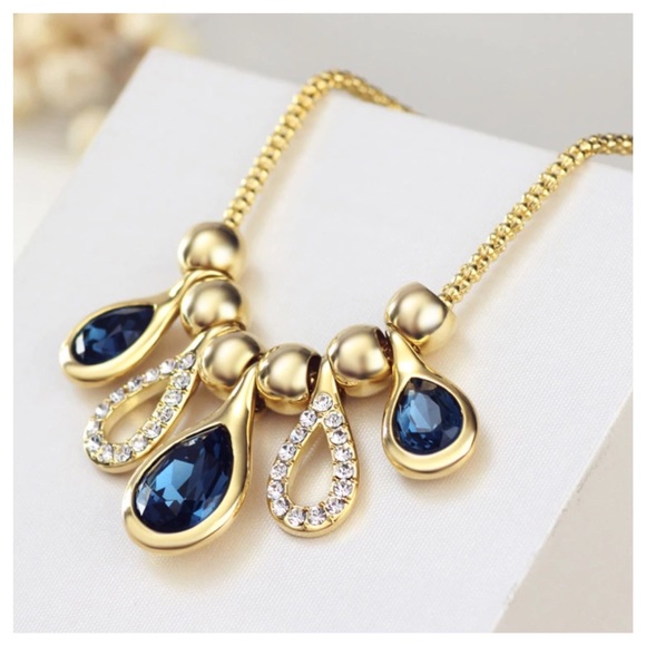 Swarovski Crystals The Adwin Teardrop Necklace - Picture 5 of 5